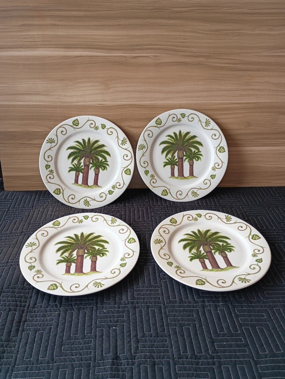 Palm Grove Ceramic Dinner Plates - White and Green (Set of 4)